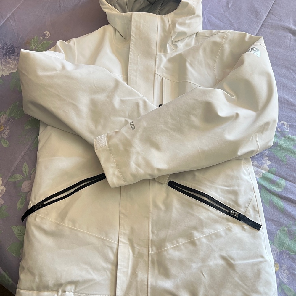 The North Face Girl’s white Gray Jacket
